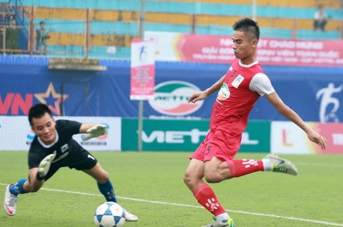 Cong Phuong va lua U19 khong duoc du giai sinh vien DNA hinh anh