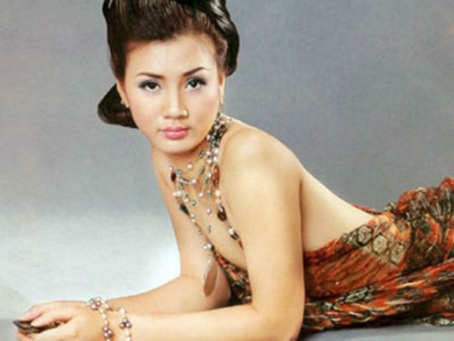 Hoa khoi bong chuyen Kim Hue hanh phuc voi 'binh thuong gia' hinh anh