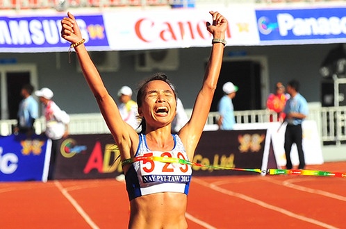 'Nu hoang chan dat' bi yeu cau ngung thi dau vinh vien hinh anh