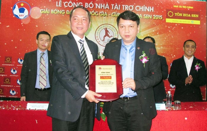 20 doi tham du vong loai U19 quoc gia hinh anh