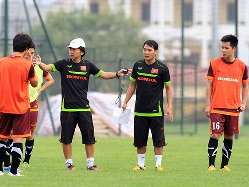 Canh tranh vi tri o U22 VN: 'Kep phu' quyet gianh vai chinh hinh anh