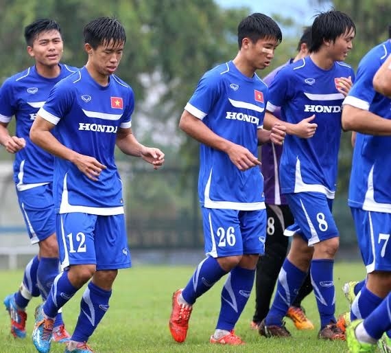 Thế hệ tuyển thủ Olympic Việt Nam vẫn có nhiều người thấp bé và thể lực yếu. Ảnh: Quang Minh/VTC.