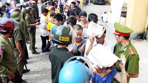 BTC san Vinh chi ban le 3.000 ve tran SLNA - HAGL hinh anh