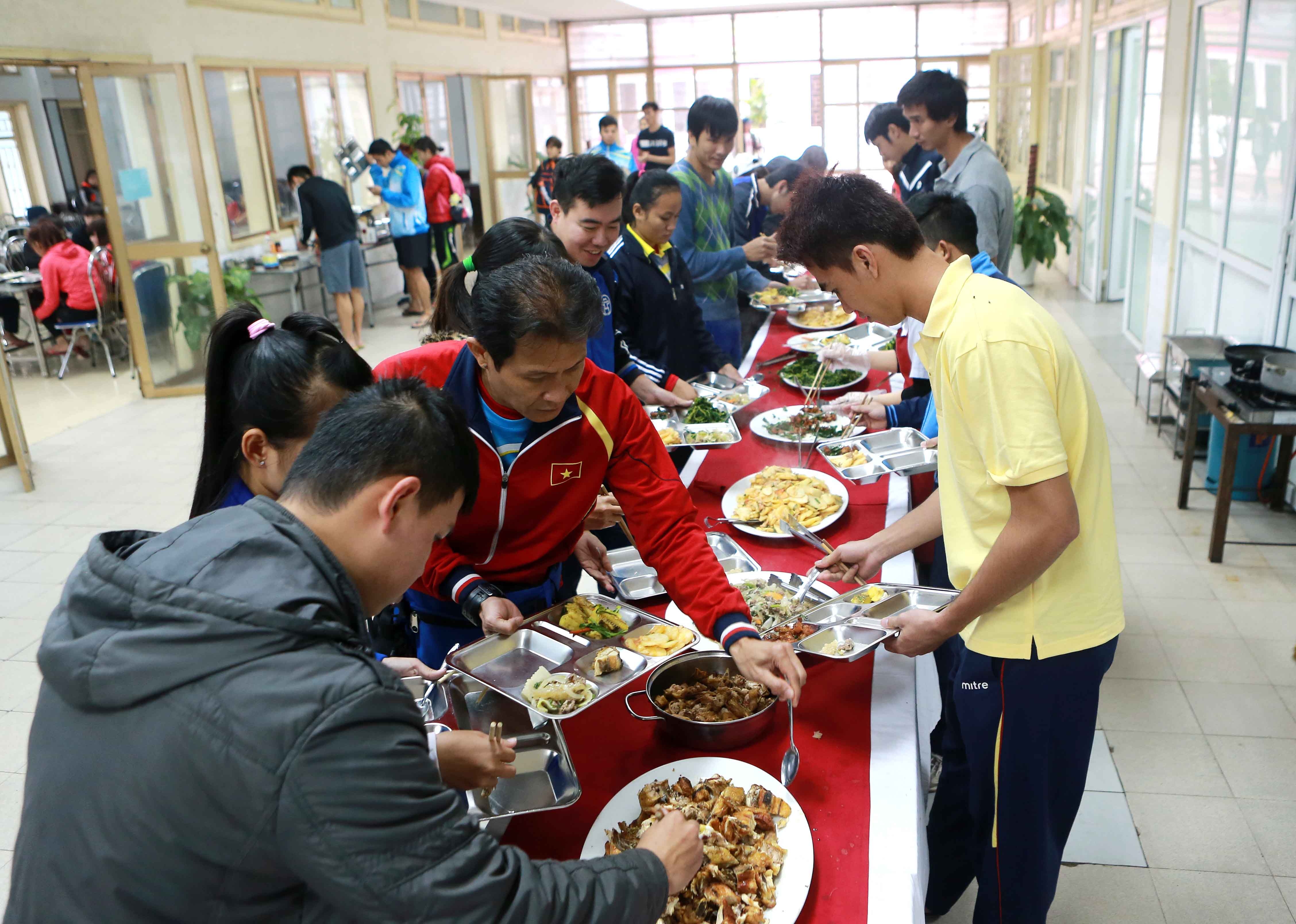 Các VĐV được tăng chế độ ăn trước thềm SEA Games, riêng các VĐV trọng điểm được hưởng mức 400.000 đồng/ngày.