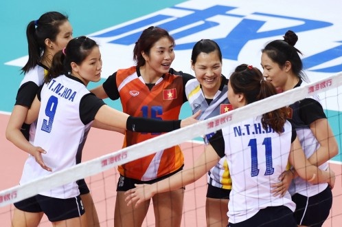 Loi nguoc dong, tuyen bong chuyen nu VN danh bai Iran hinh anh