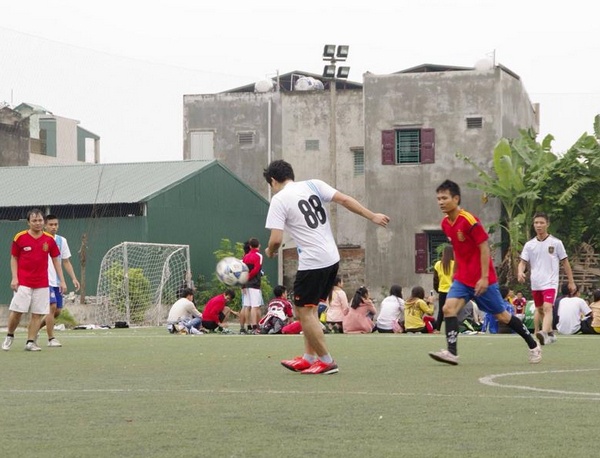 Khai mac giai bong da doanh nghiep Ha Noi mo rong hinh anh