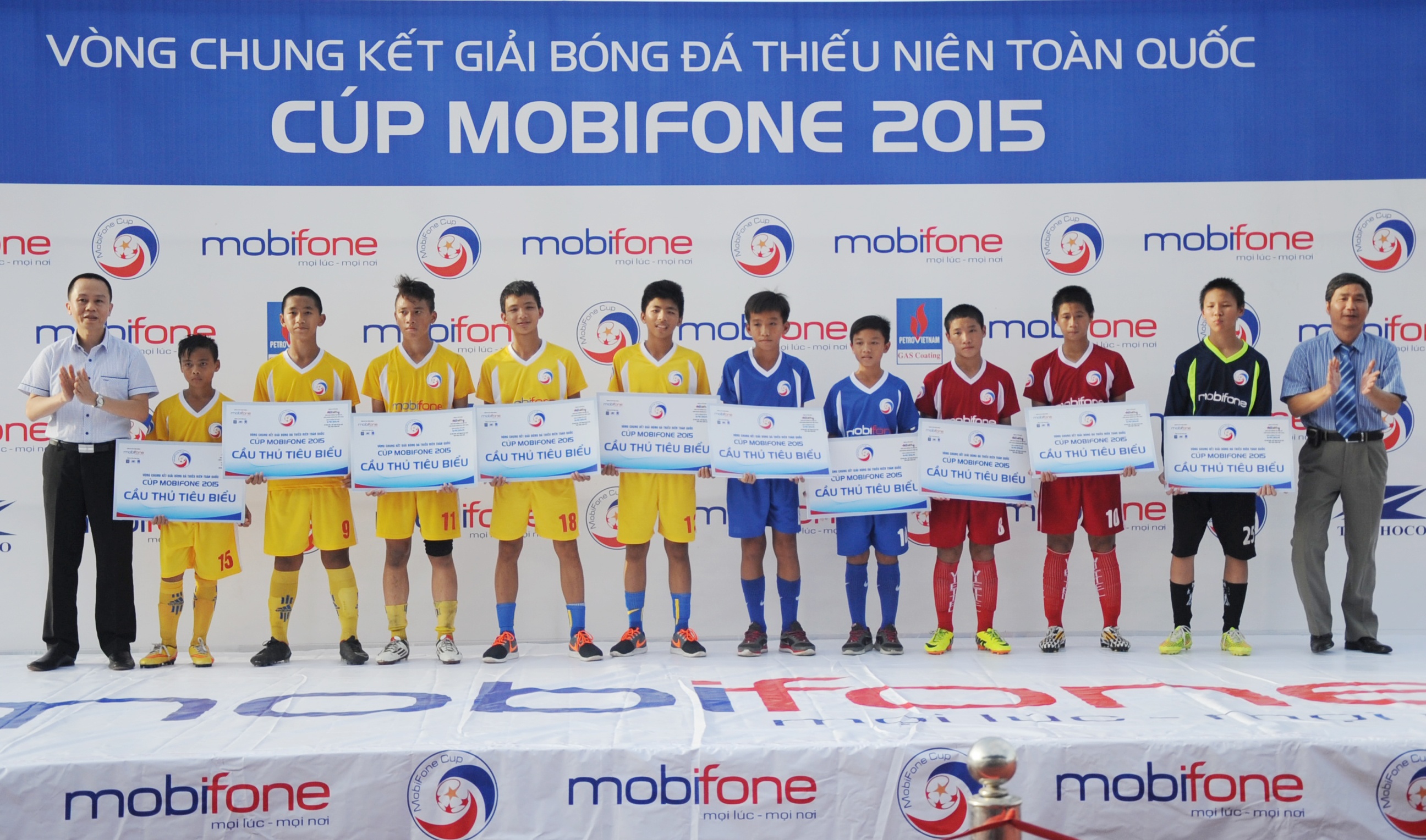 10 guong mat sang gia duoc phat hien o giai U13 toan quoc hinh anh