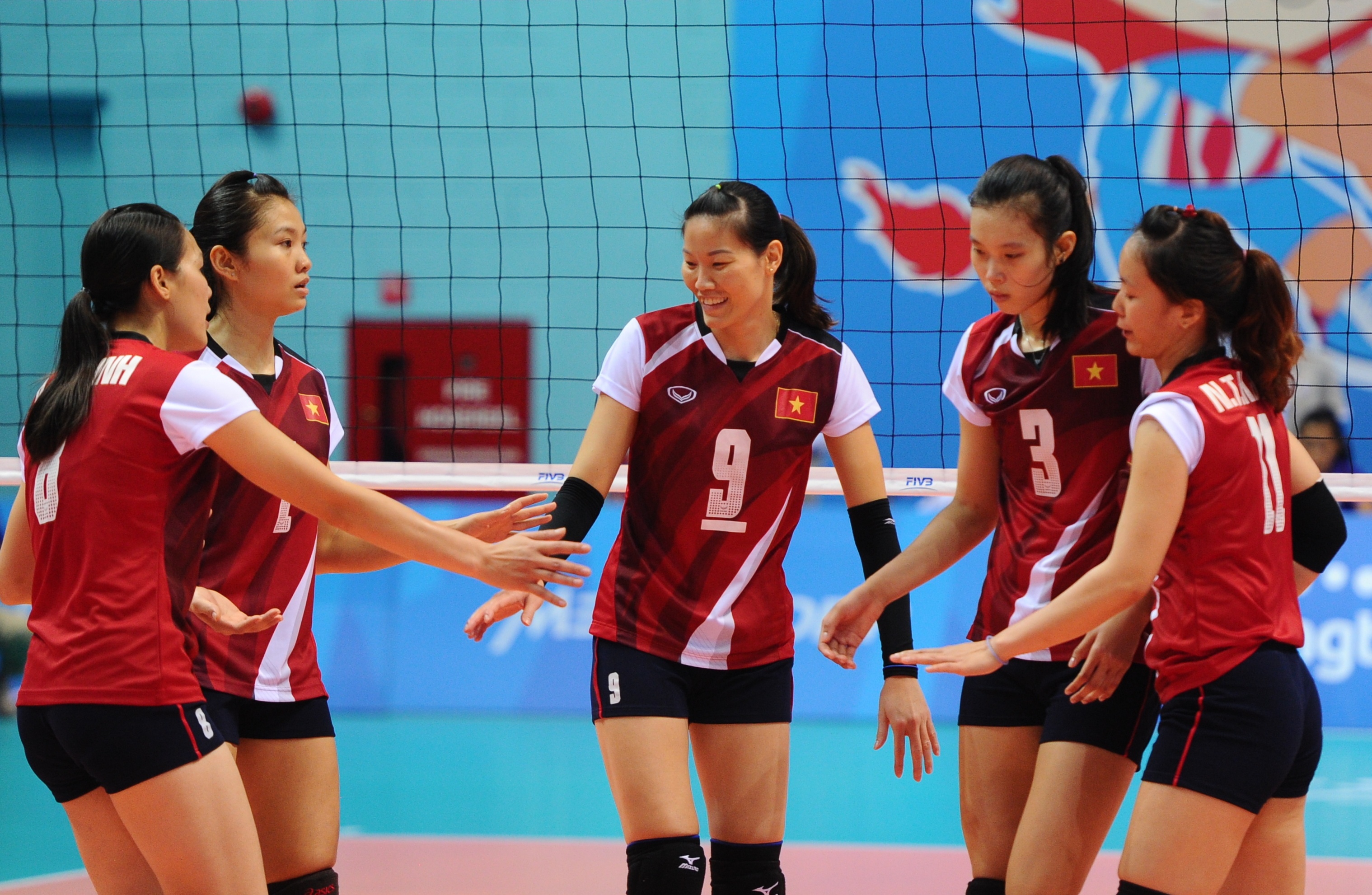 DT bong chuyen nu VN da cao trung binh 1,8 m hinh anh