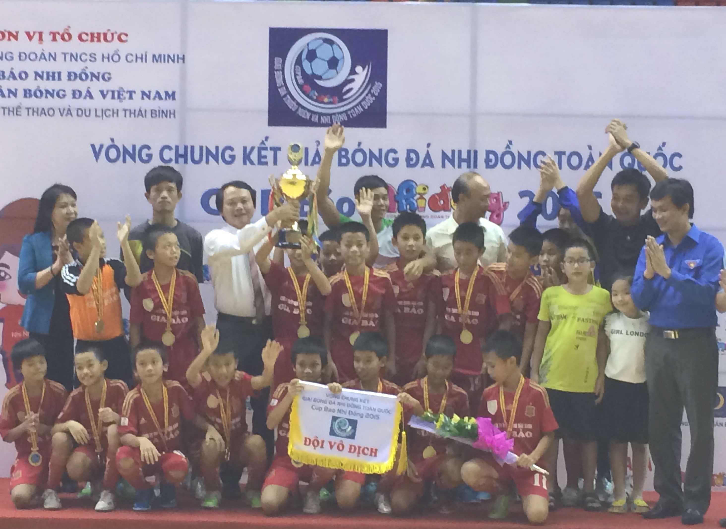 Hai Duong vo dich giai bong da nhi dong toan quoc 2015 hinh anh