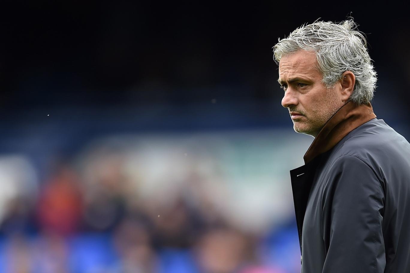 Dieu gi dang cho doi Mourinho? hinh anh