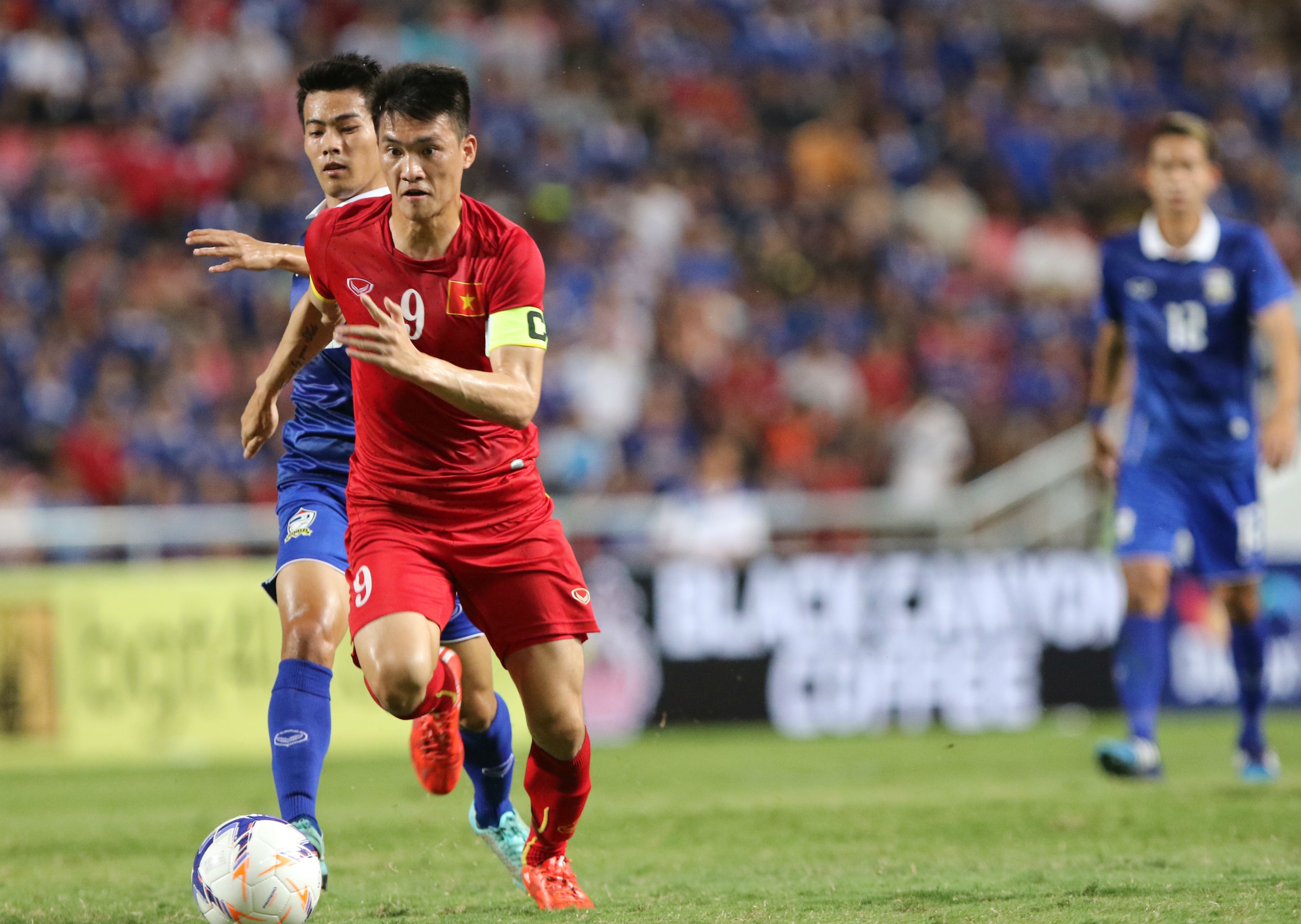 Mon no 17 nam cua bong da Viet Nam voi Thai Lan hinh anh