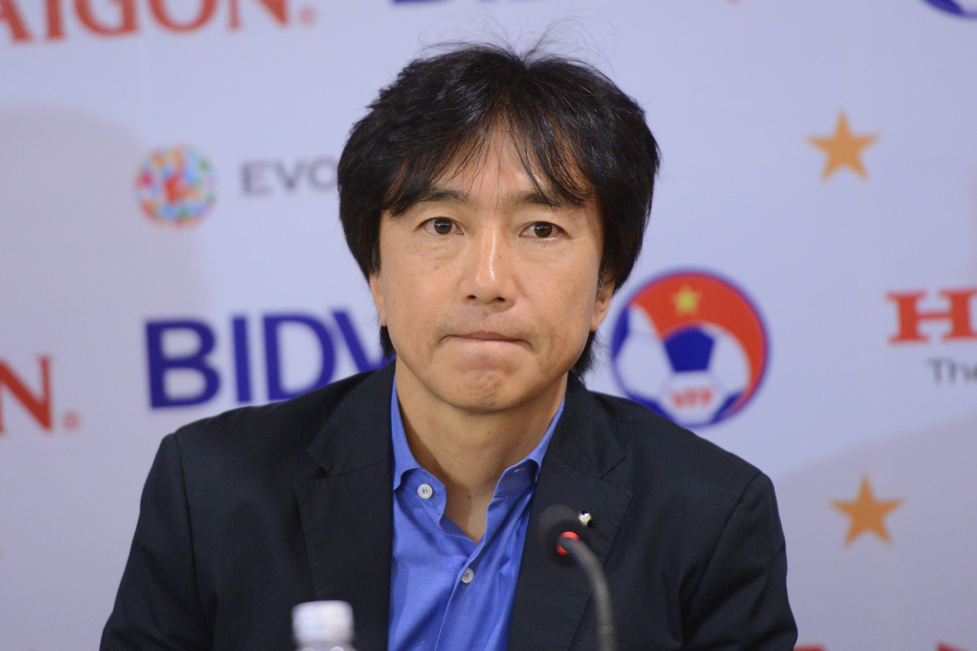 HLV Miura: 'Toi khong thua nhan da sai lam' hinh anh