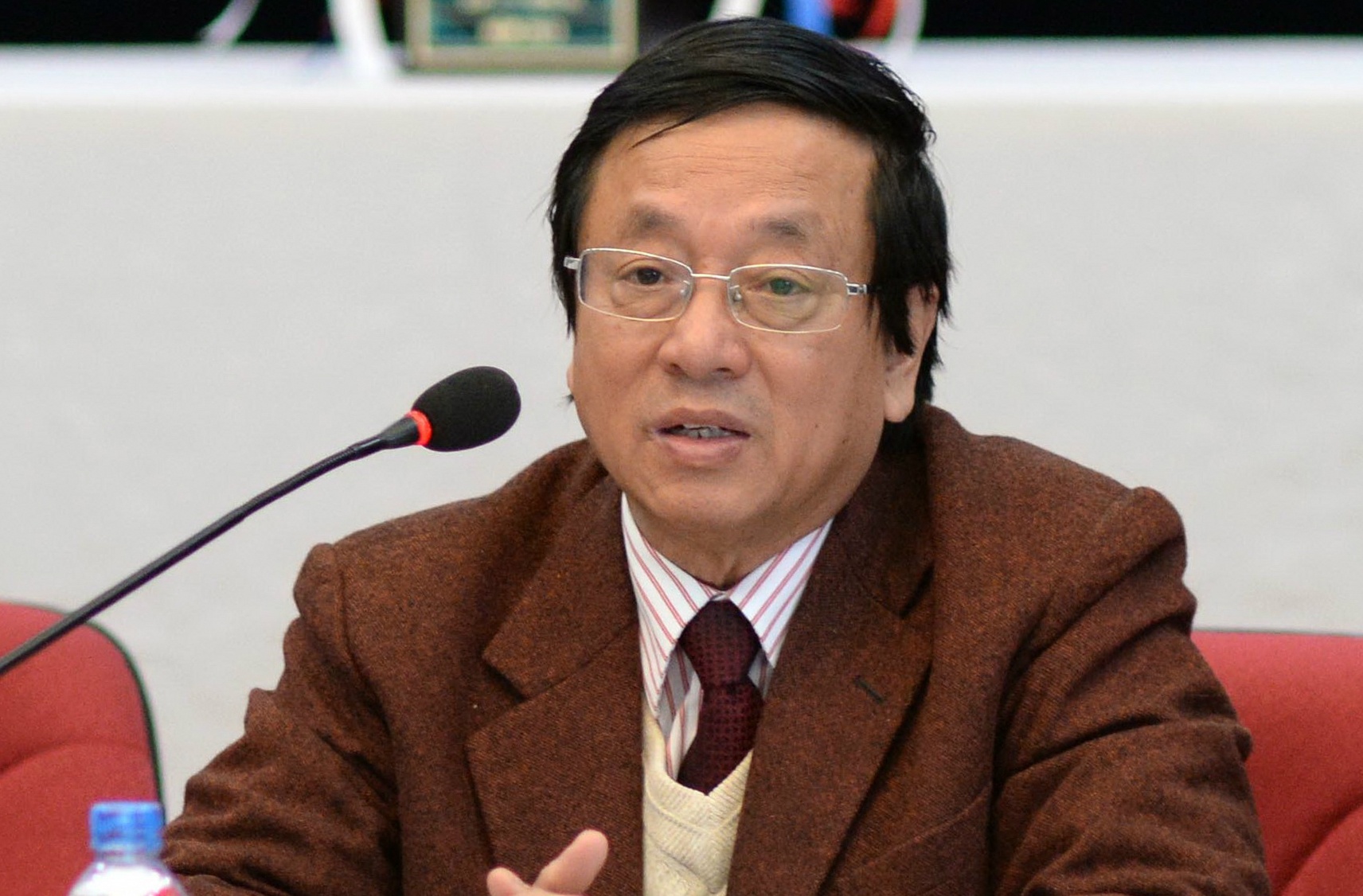 Ong Pham Ngoc Vien roi ghe TGD VPF hinh anh