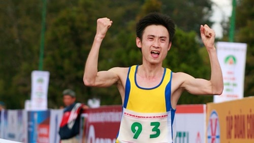 VDV chay vuot HCV SEA Games 4 phut o giai Viet da toan quoc hinh anh