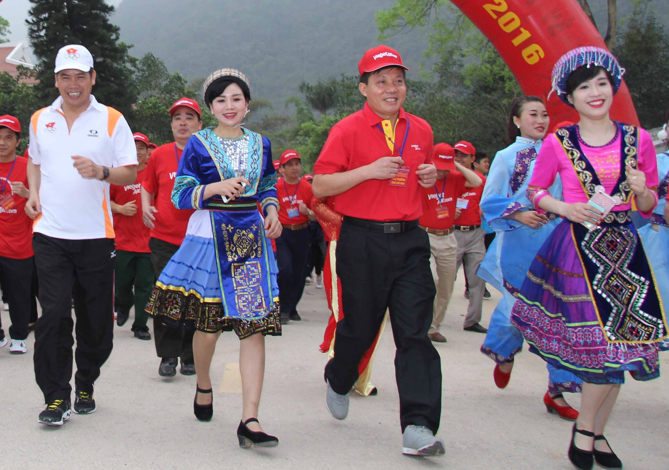 7 trieu nguoi tham du Ngay chay Olympic hinh anh
