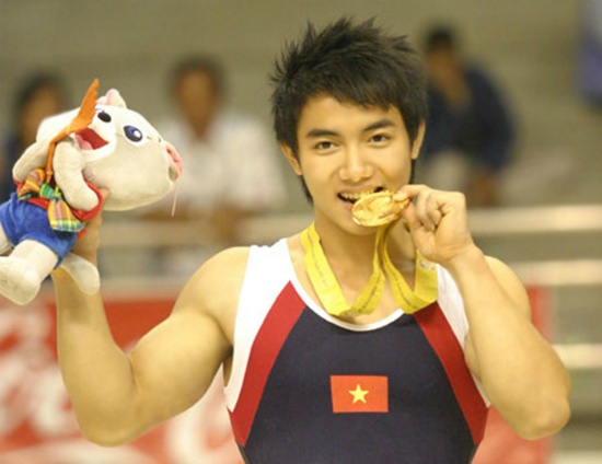 Truong Pho thong Nang khieu TDTT Ha Noi tron 50 tuoi hinh anh