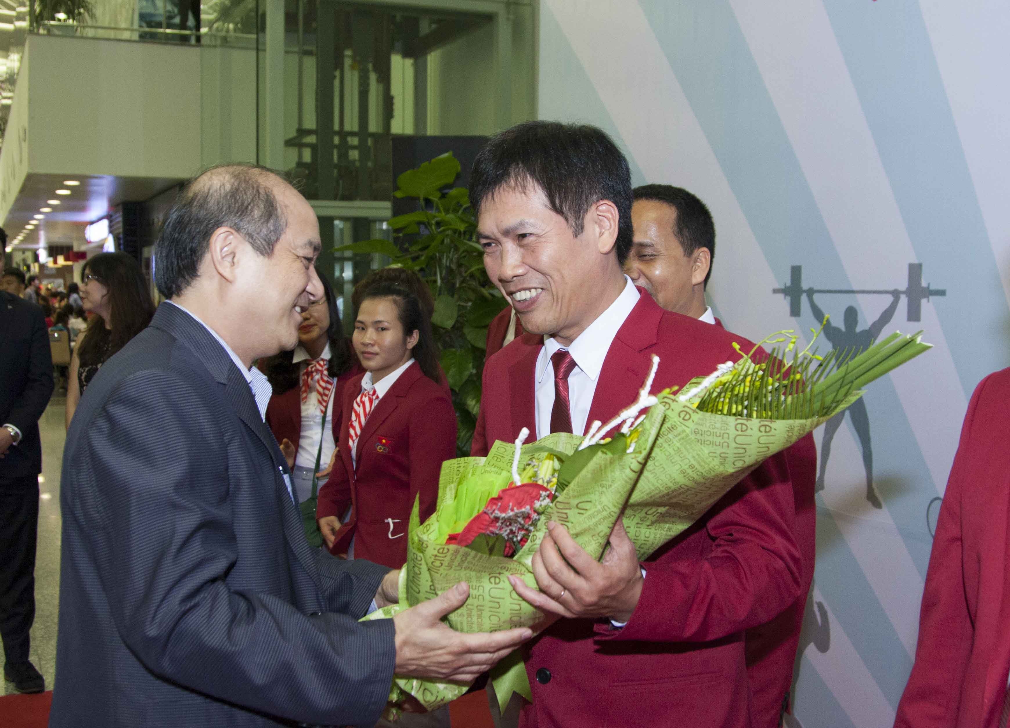 Thạch Kim Tuấn chấn thương ảnh 2 Thach Kim Tuan chan thuong anh 2