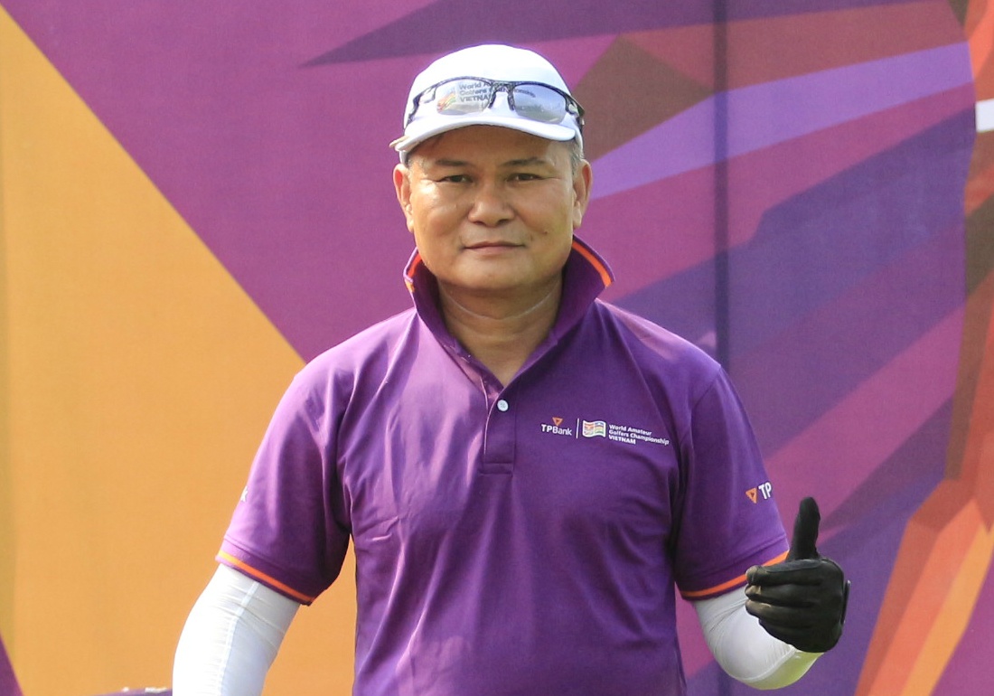 Golfer Ngoc Duong gianh 1,8 ty dong sau cu hole-in-one hinh anh