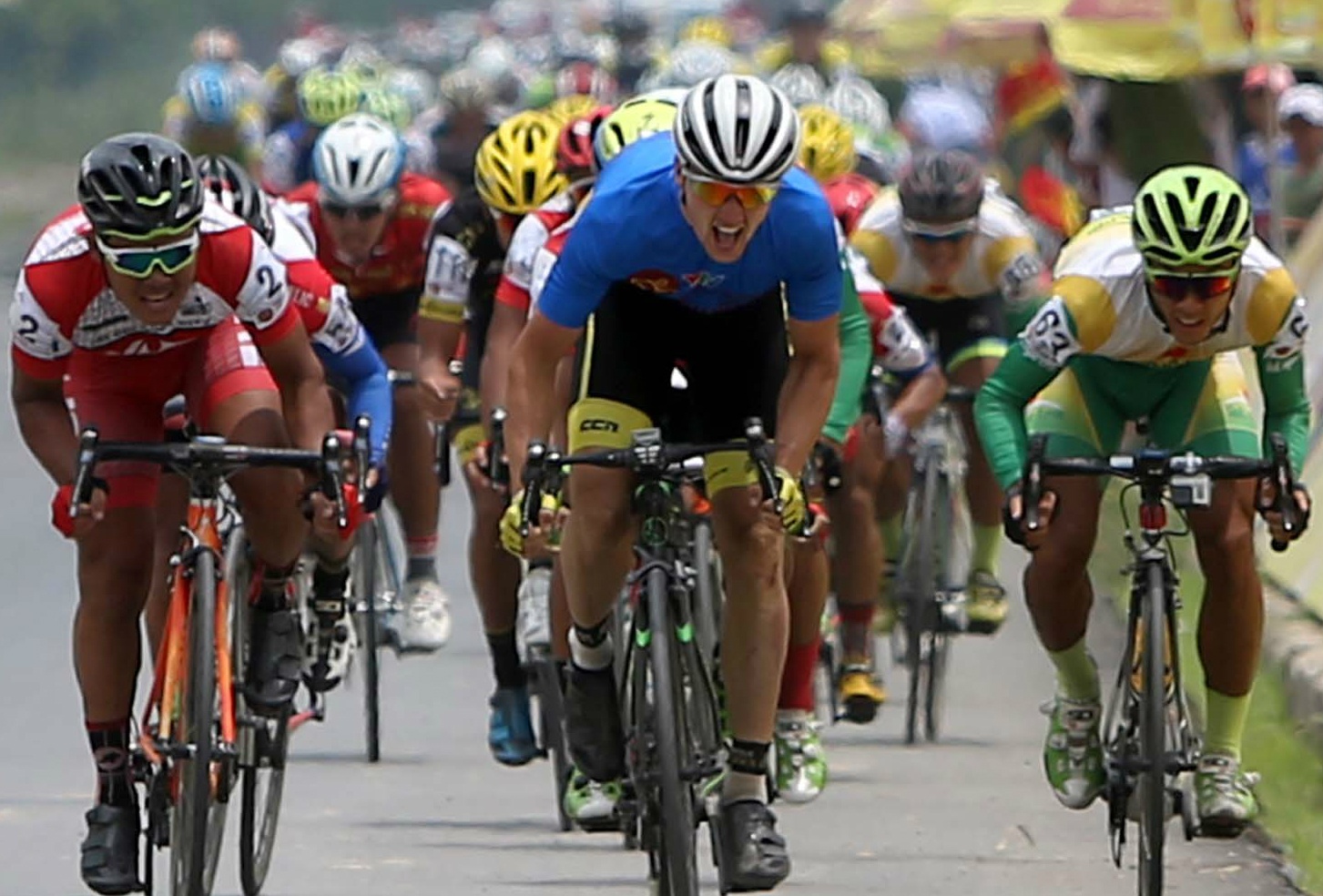 Ngoai lan noi o chang 4 VTV Cup hinh anh