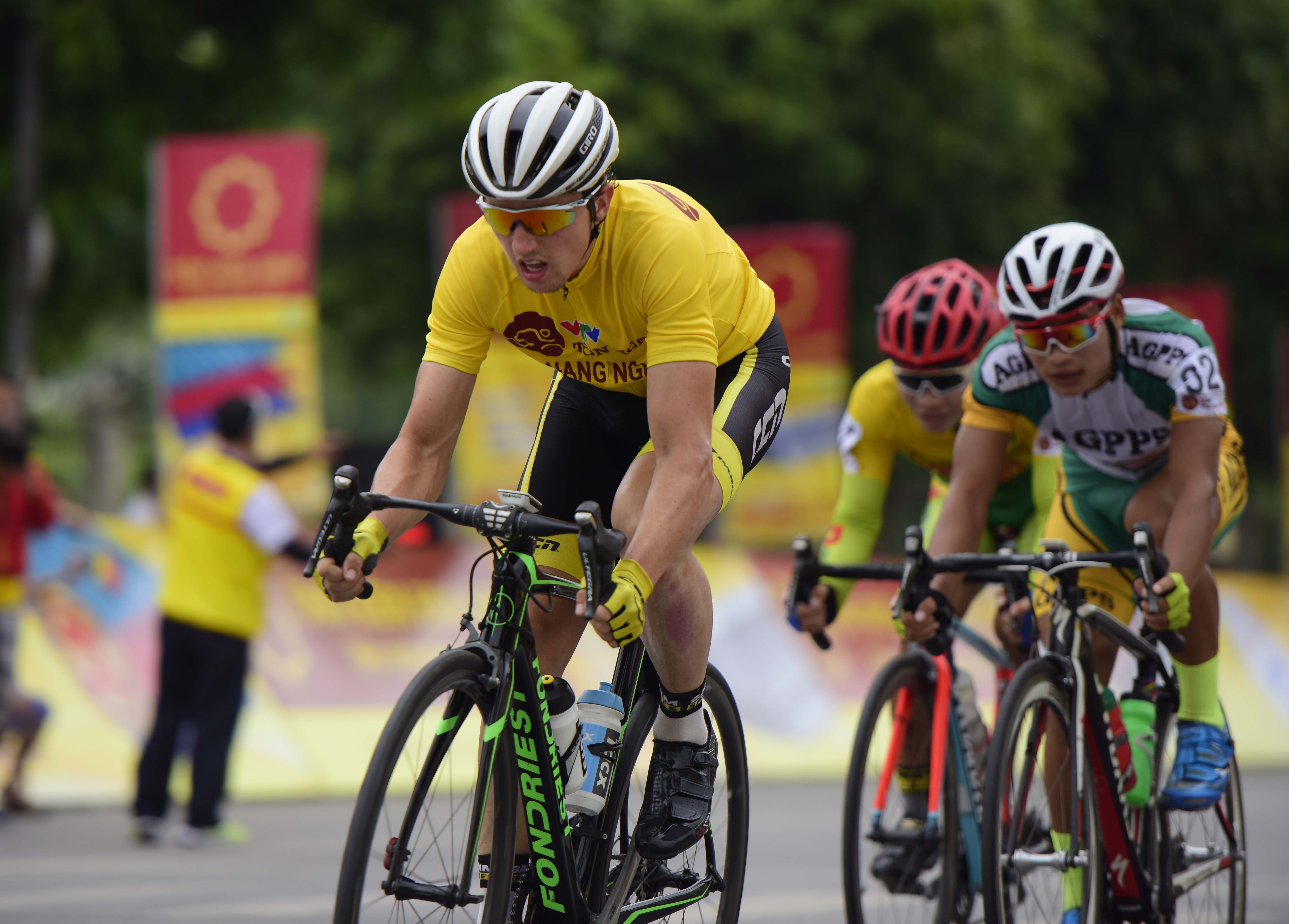 Cua-ro ngoai bao ve ao vang thanh cong o chang 5 hinh anh