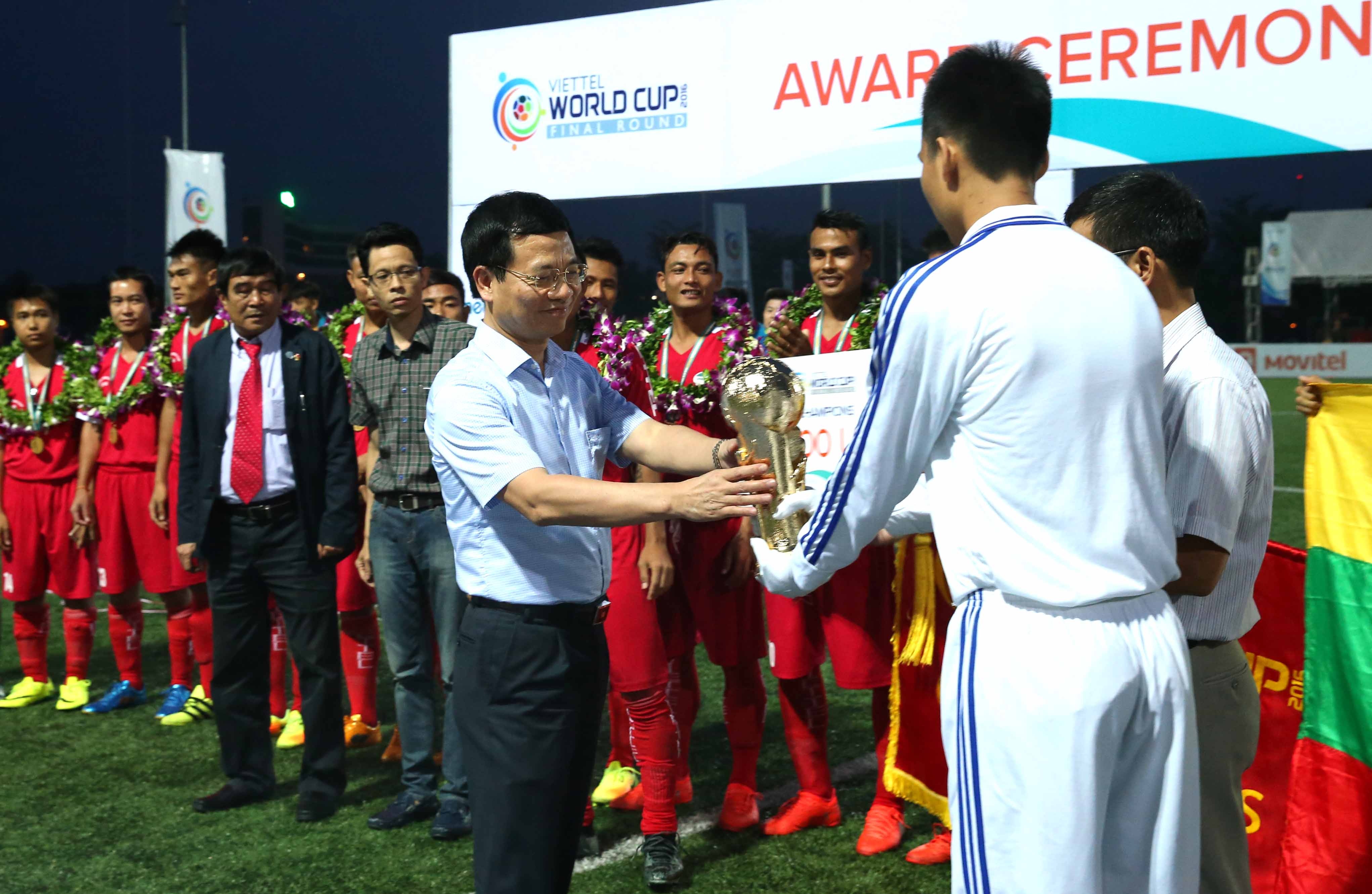 Myanmar vo dich giai bong da Viettel World Cup anh 7