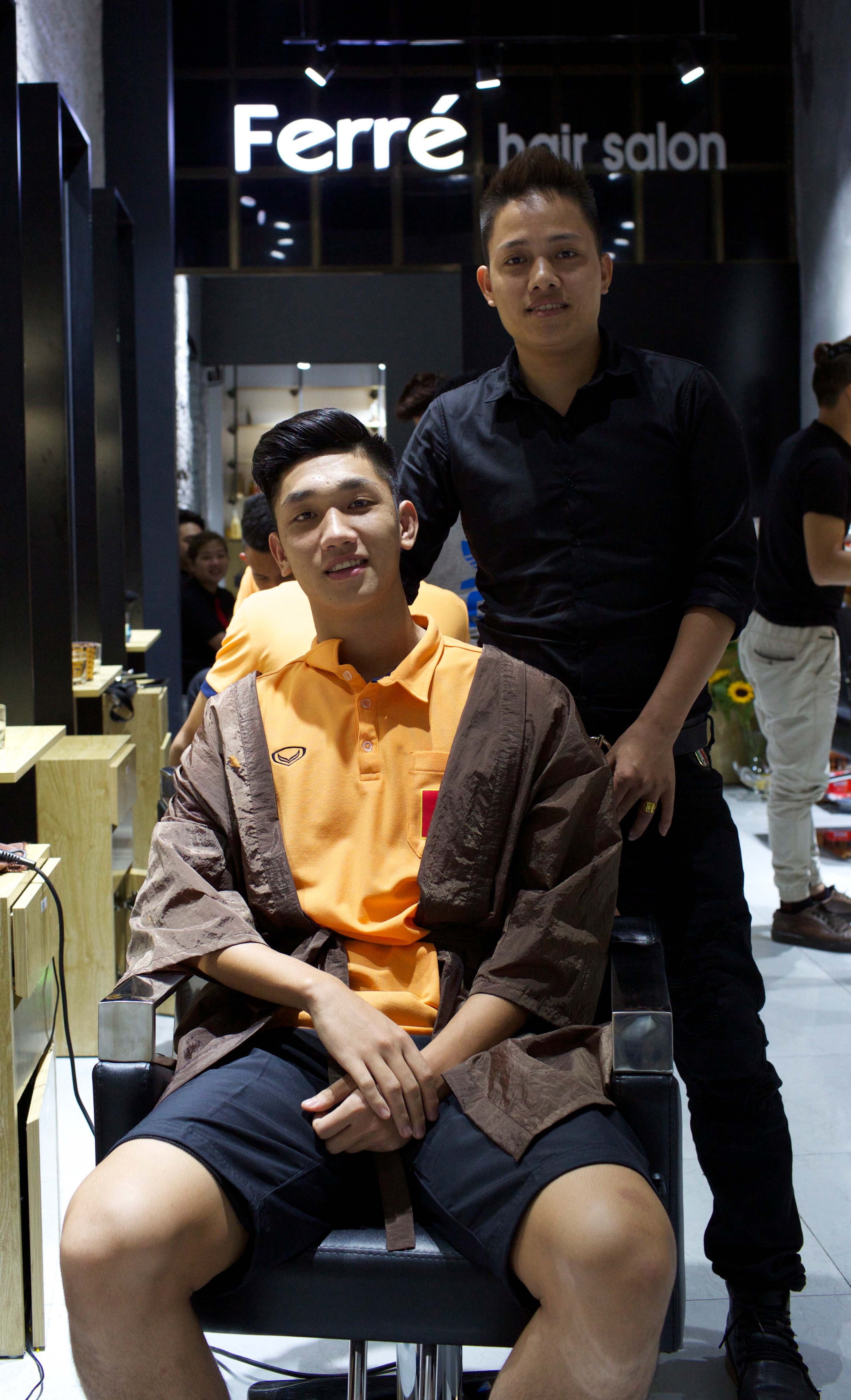 Tuyen thu U22 cat toc kieu Beckham anh 8