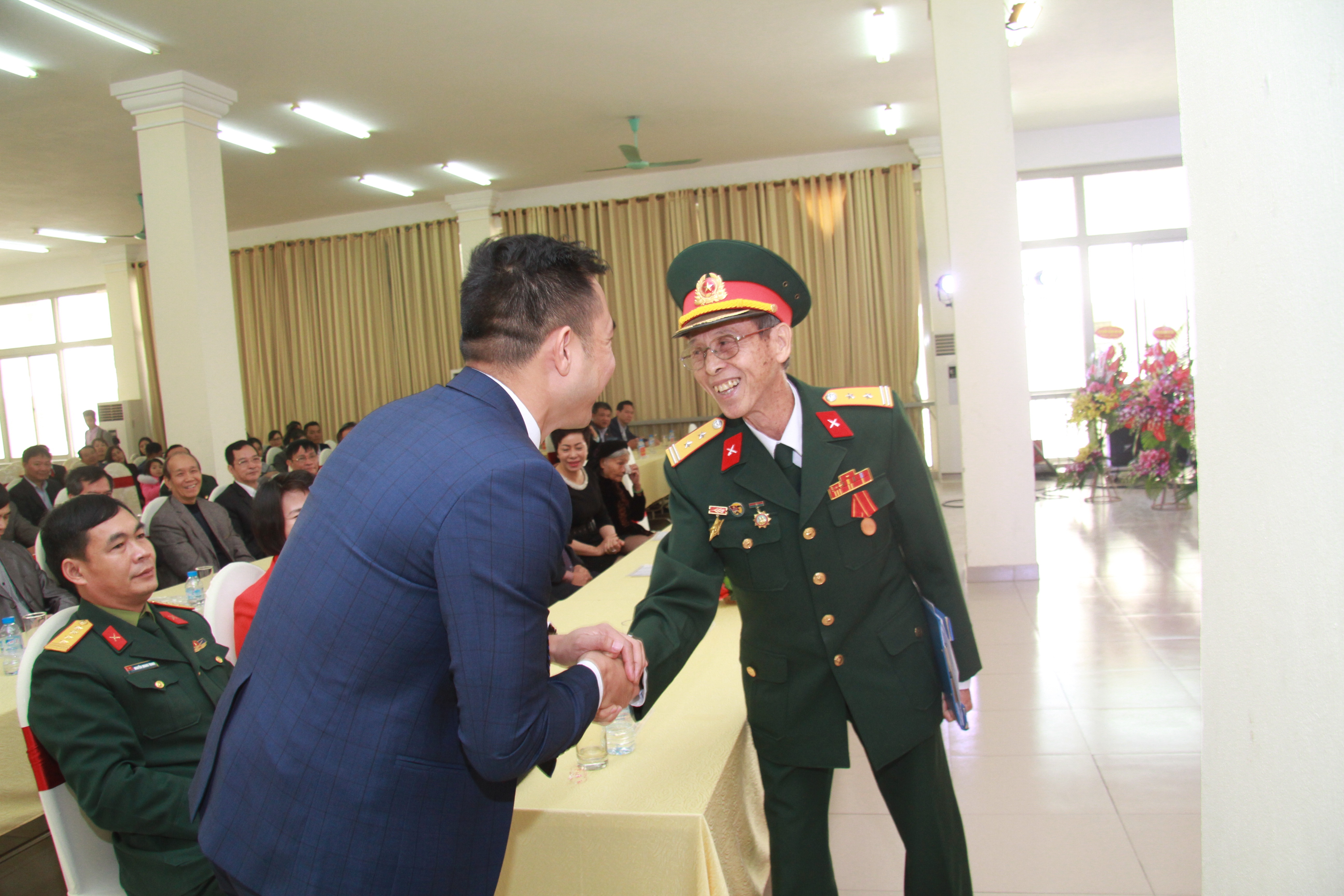 Xuan Vinh tri an xa thu Tran Oanh anh 10