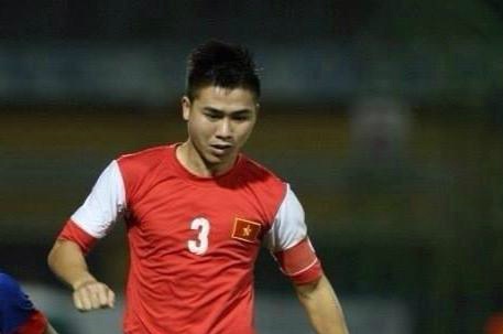 Cuu thu quan U21 VN Pham The Nhat dam gay mui doi thu hinh anh