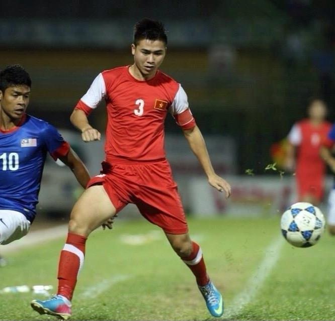 Cau thu SLNA dam gay mui doi thu anh 1