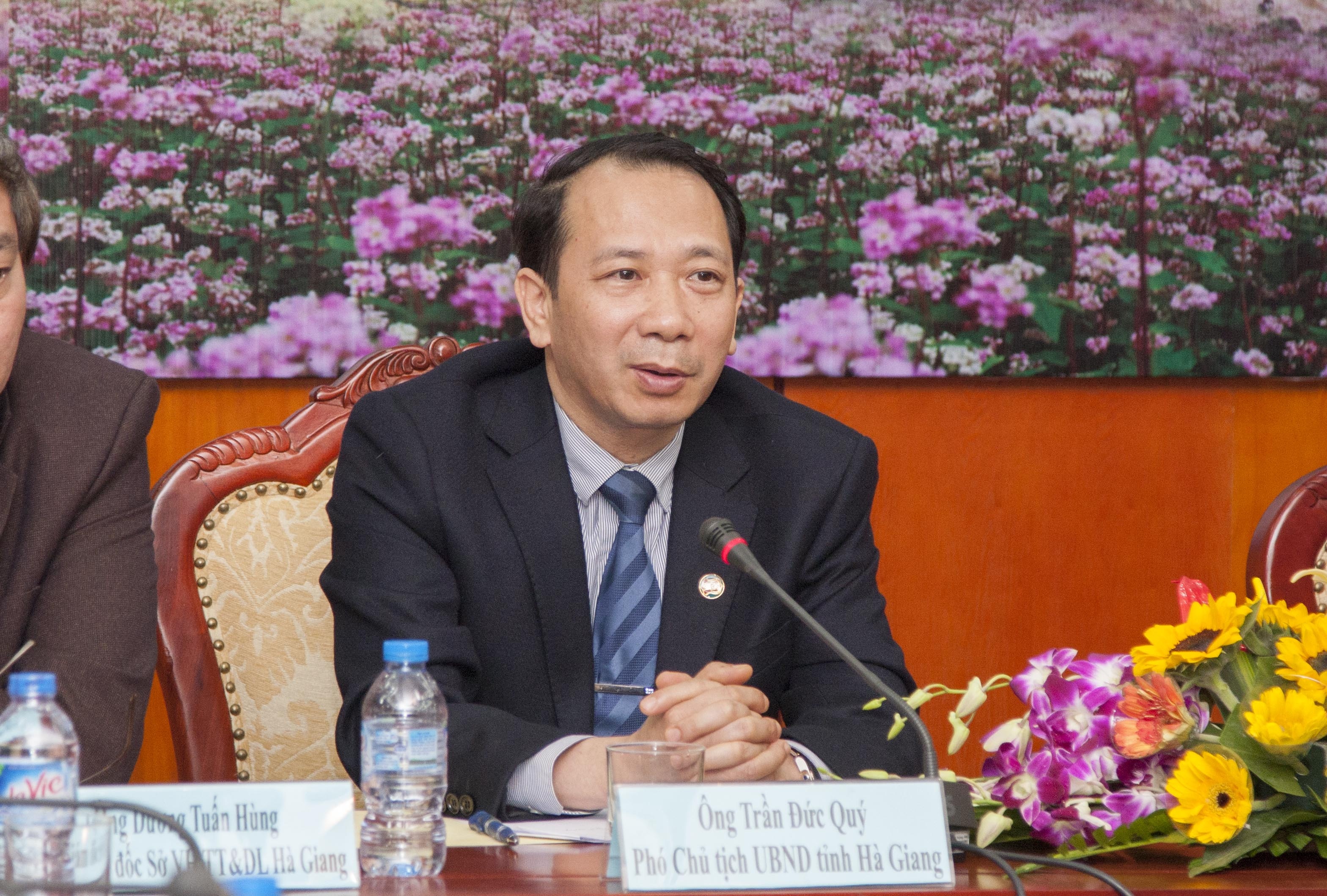 Ha Giang to chuc giai ban marathon tren ‘cung duong hanh phuc’ hinh anh