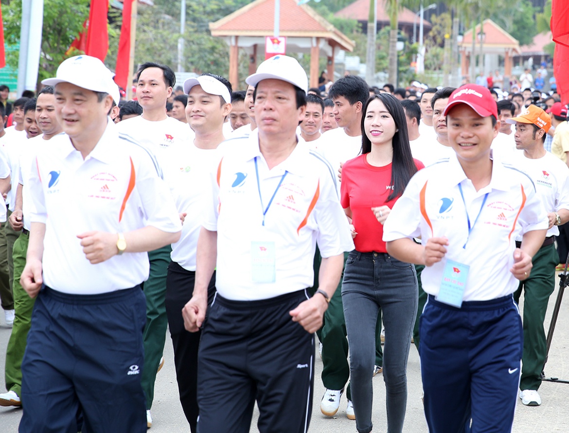 7 triệu người dự ngày chạy Olympic ảnh 2 7 trieu nguoi du ngay chay Olympic anh 2