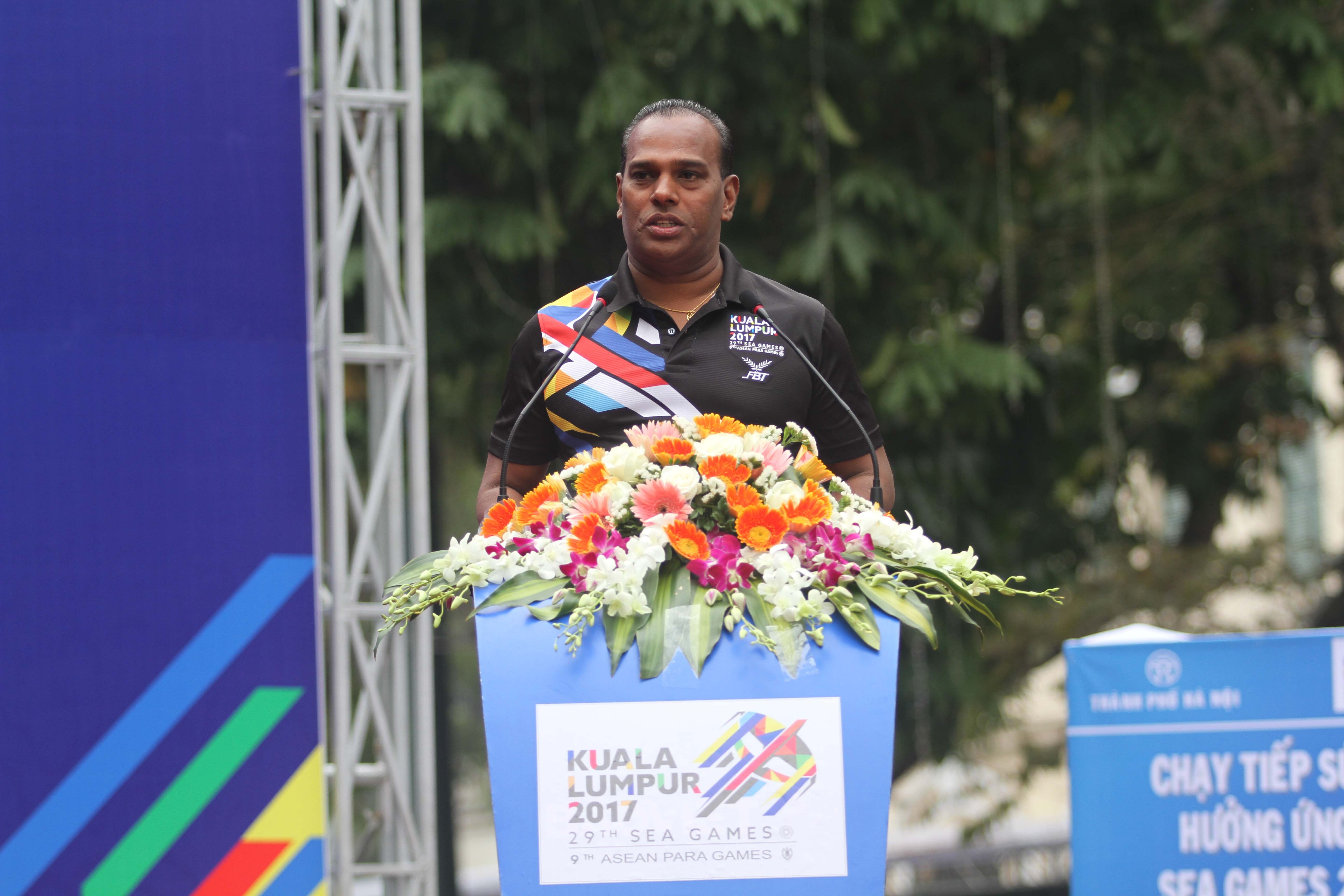 Chay huong ung SEA Games 29 tai Ha Noi anh 7