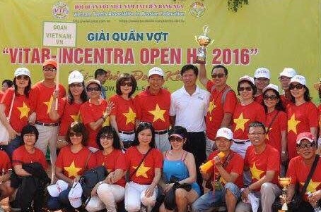 Hang tram VDV du giai tennis cua cong dong nguoi Viet o Nga hinh anh