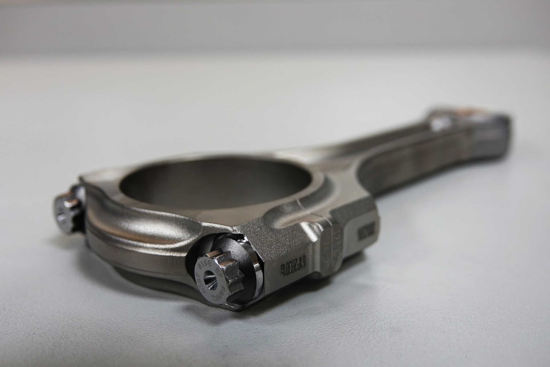 Dong co V12 cua Aston Martin Valkyrie cong suat 1.000 ma luc anh 9