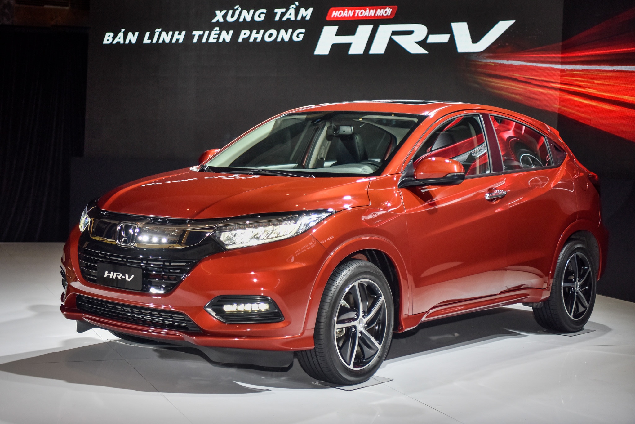 Honda HR-V sut giam, Hyundai Kona dinh hinh phan khuc SUV co nho hinh anh