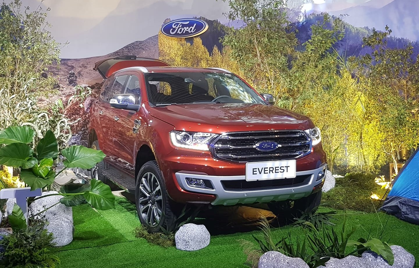 Nissan Terra phải cạnh tranh với Fortuner,  Everest , Trailblazer ảnh 4 Nissan Terra phai canh tranh voi Fortuner,  Everest , Trailblazer anh 4