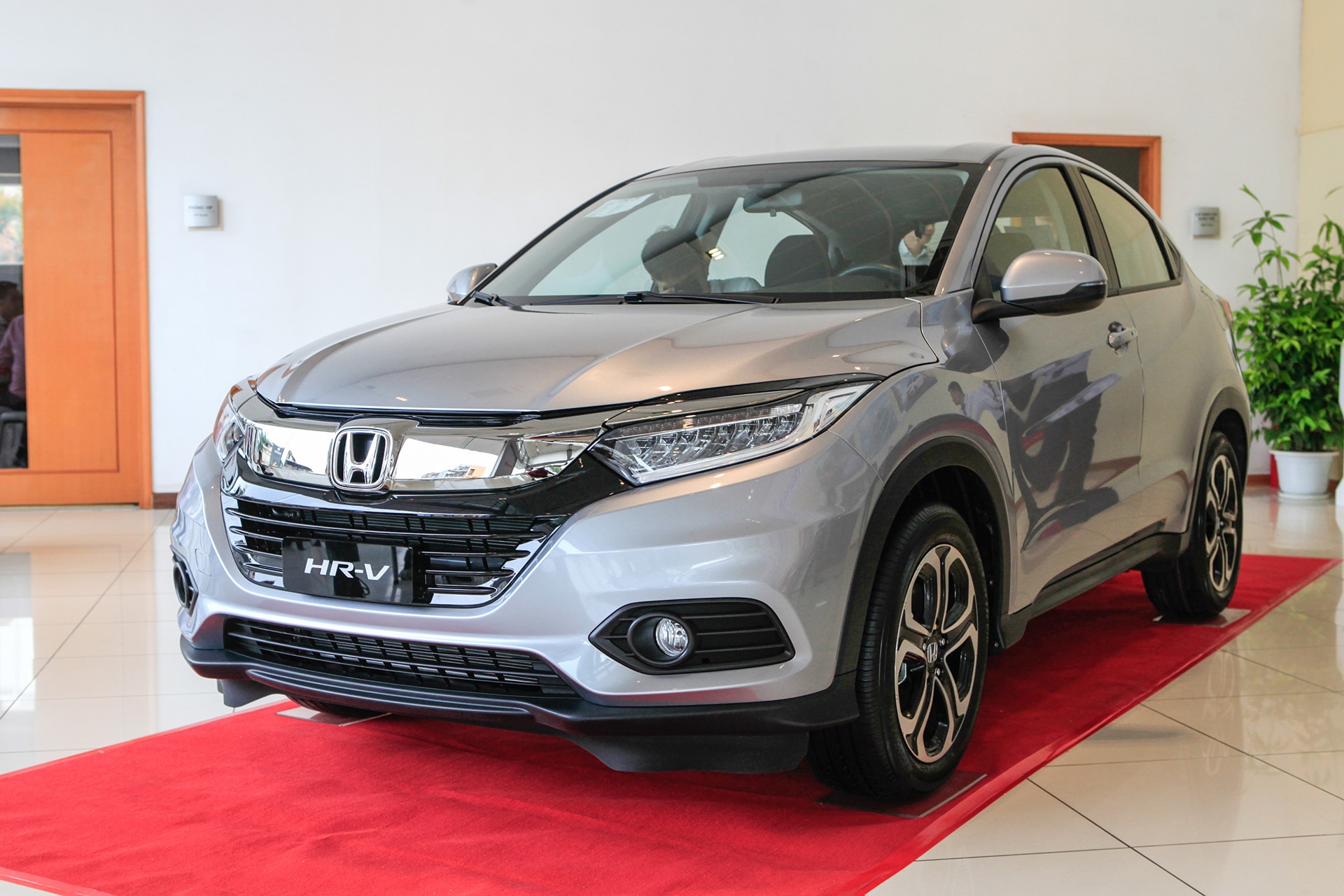 Nên mua Honda HR-V hay Hyundai Tucson? ảnh 1 Nen mua Honda HR-V hay Hyundai Tucson? anh 1
