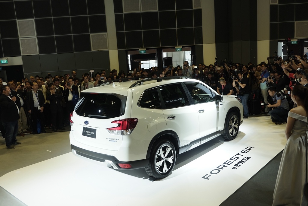 Subaru Forester ra mat ban hybrid e-Boxer tai Dong Nam A anh 3