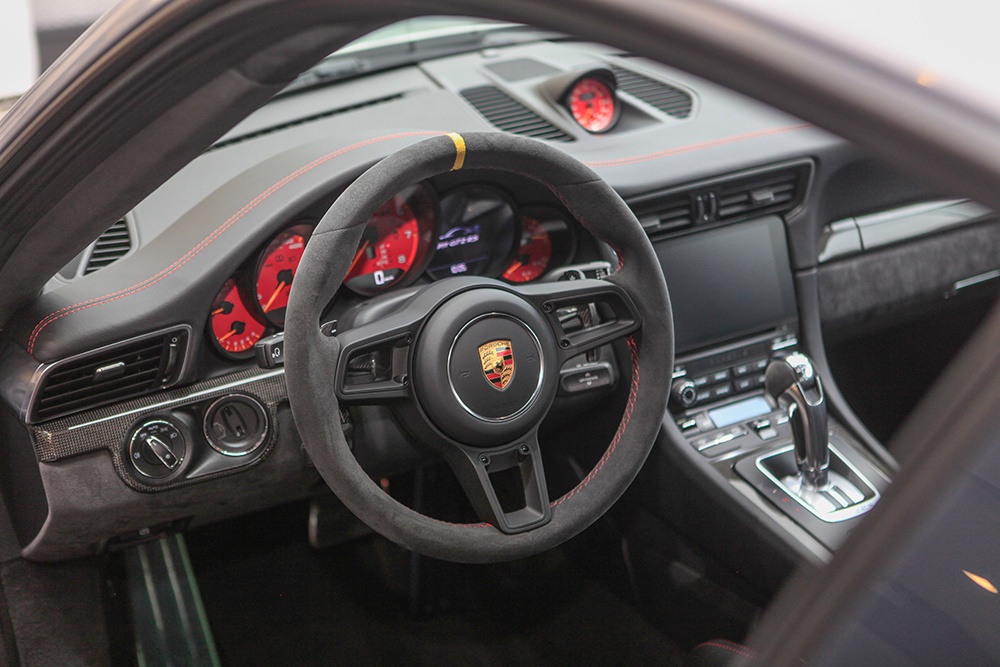 Can canh chiec Porsche 911 manh nhat trong lich su anh 3