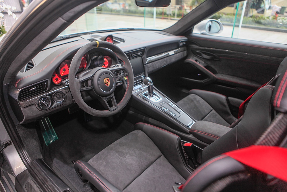 Can canh chiec Porsche 911 manh nhat trong lich su anh 6