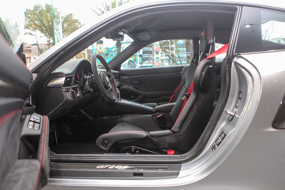 Can canh chiec Porsche 911 manh nhat trong lich su anh 8