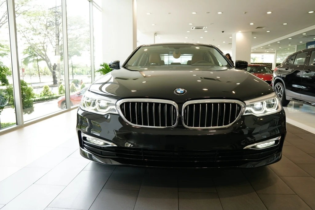 BMW 5-Series the he 7 ra mat Viet Nam,  gia 2, 4 ty anh 9