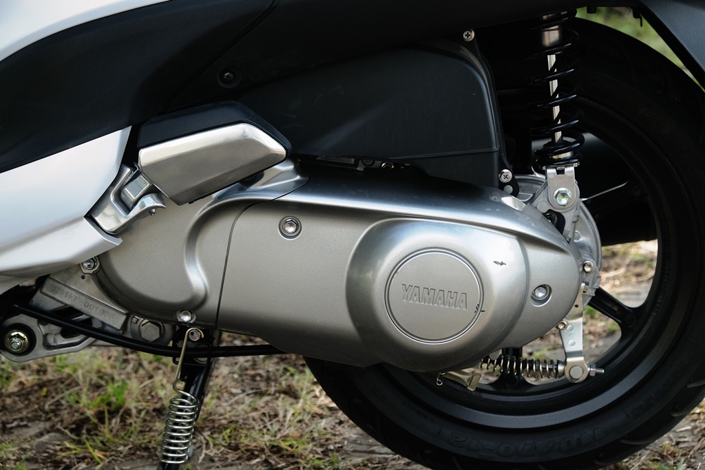 Yamaha Grande Hybrid co dang mua voi gia 49, 5 trieu? anh 5