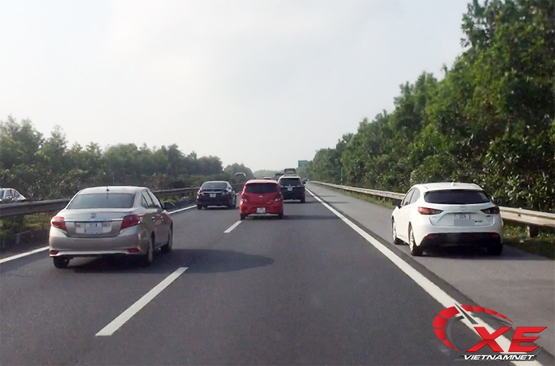 Ác mộng lái xe dịp Tết: Đi ẩu,  tài non,  ý thức kém ảnh 1 Ac mong lai xe dip Tet: Di au,  tai non,  y thuc kem anh 1