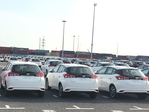 10.000 oto nhap khau ve Viet Nam trong thang 1 hinh anh