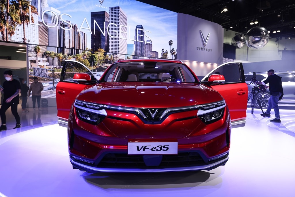 VinFast VF e35 có gì nổi bật trước đối thủ Tesla Model Y ảnh 7 VinFast VF e35 co gi noi bat truoc doi thu Tesla Model Y anh 7