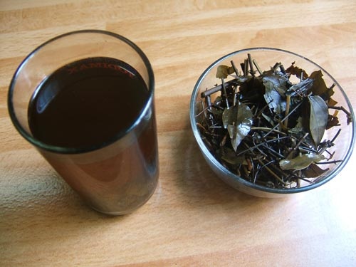 Sai lam khi dung nuoc thanh nhiet nhieu nguoi mac hinh anh