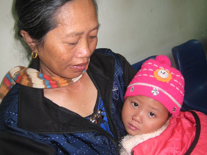 Can benh quai ac non ra ca chau mau tuoi hinh anh