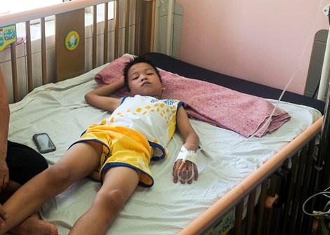 An cua da luoc, mot tre cap cuu, mot tre tu vong hinh anh