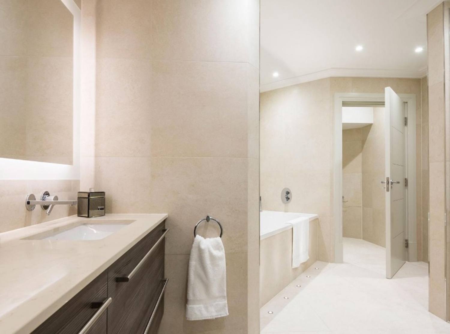 ky tuc xa sang trong anh 6